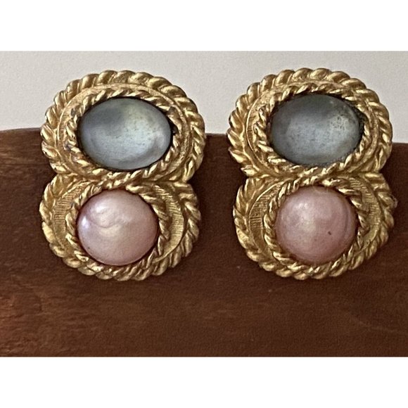 Vintage MCM Gold Tone Pink and Blue Clip On Earrings Sarah Coventry 1" Classic - Picture 5 of 16